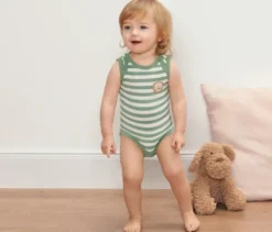2 Baby-Bodys mit Mitwachsfunktion