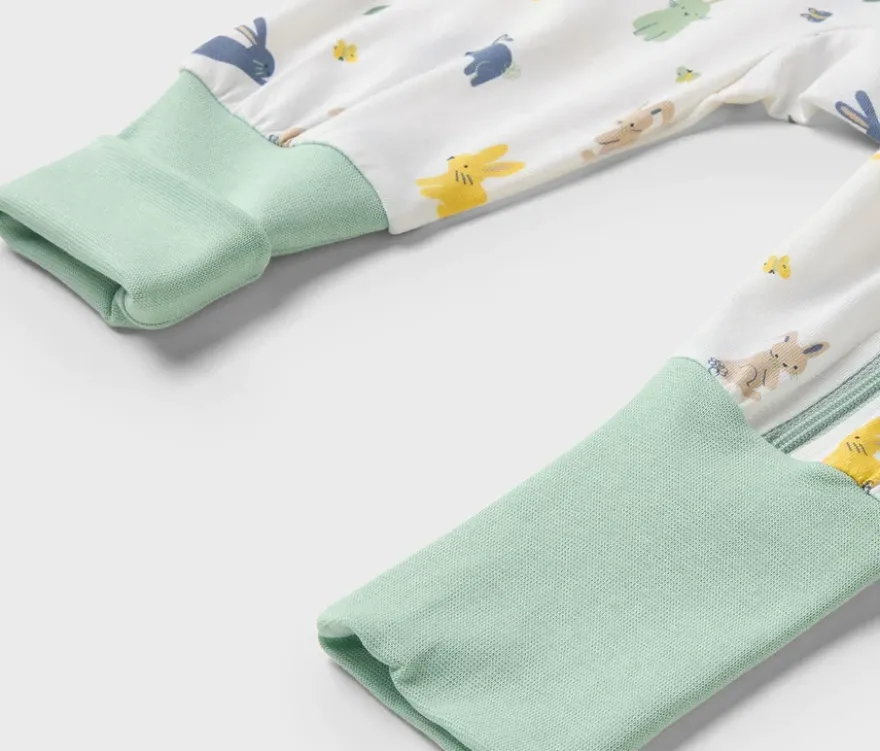 Baby-Schlafanzug, Hasen
