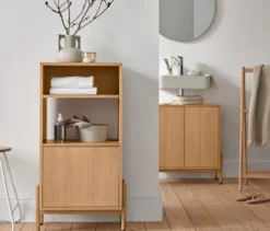 Badschrank mit Holzfurnier