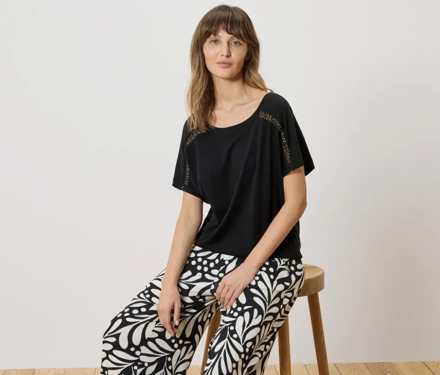 Blusenshirt mit Stickerei, schwarz