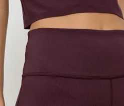 Bodyforming-Sporthose, weinrot