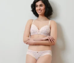 2 Brazil-Slips, creme mit Alloverprint