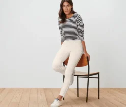 Colored Jeans ‒ Fit »Emma«, cremeweiß