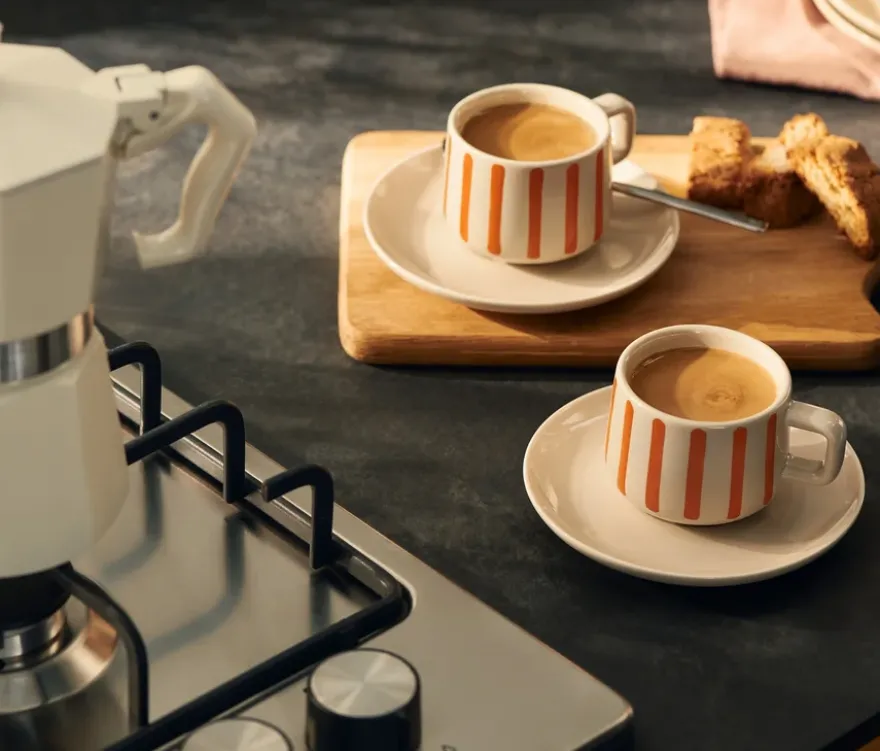 2 Espressotassen mit Untertassen, Streifen