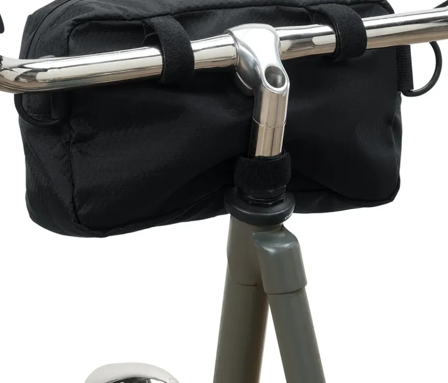 Fahrradlenker-und-Hüfttasche