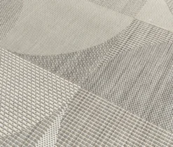 Faltbarer Outdoor-Teppich im geometrischem Design, 240 x 340