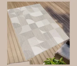 Faltbarer Outdoor-Teppich im geometrischem Design, 240 x 340