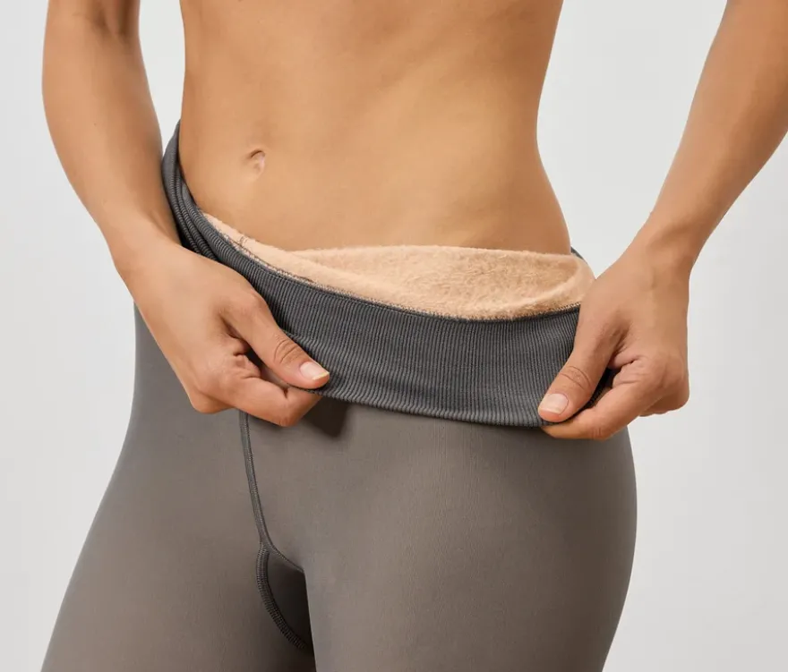 Gefütterte Feinstrumpfhose in transparenter Optik, grau
