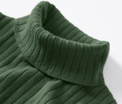 Gerippter Rollkragenpullover, grün
