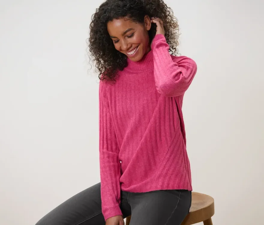 Gerippter Strickpullover mit Stehkragen