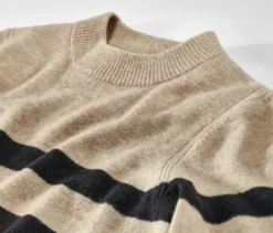 Gestreifter Strickpullover