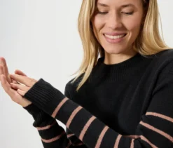 Gestreiftes Strickkleid