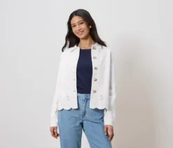 Jeansjacke mit Lochstickerei