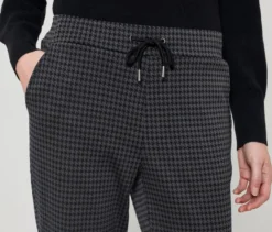 Joggpants mit Hahnentritt-Jacquard