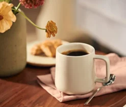 Kaffeebecher, Beige