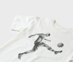 Kinder-Heavy-T-Shirt mit überschnittenen Schultern, weiß mit Fußballer