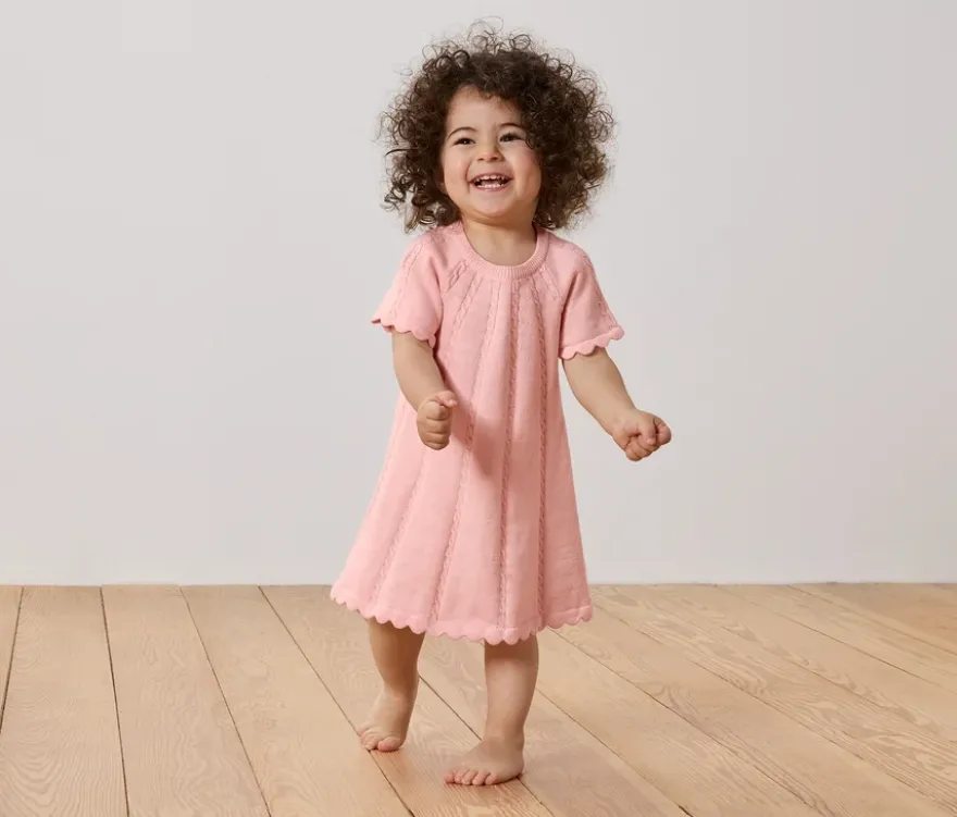 Kinder-Kurzarm-Kleid aus weichem Strick