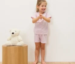 2 Kinder-Pyjamas, kurz