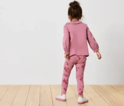 Kinder-Shirt und Leggings