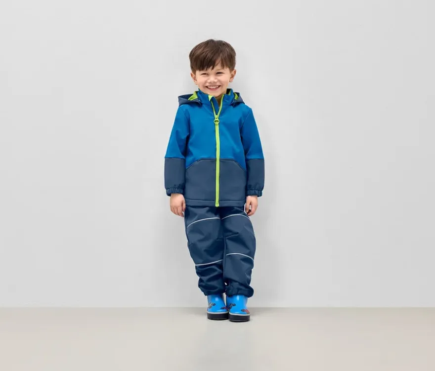 Kinder-Softshelljacke mit Farbwechsel bei Regen
