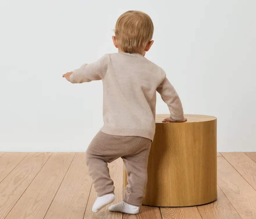Kinder-Strickjacke mit Wolle