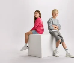 Kinder-Sweatshirt mit überschnittenen Schultern, grau
