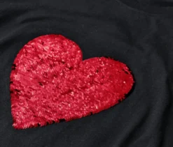 Kinder-T-Shirt mit Wendepailletten, Herz im Fußballdesign