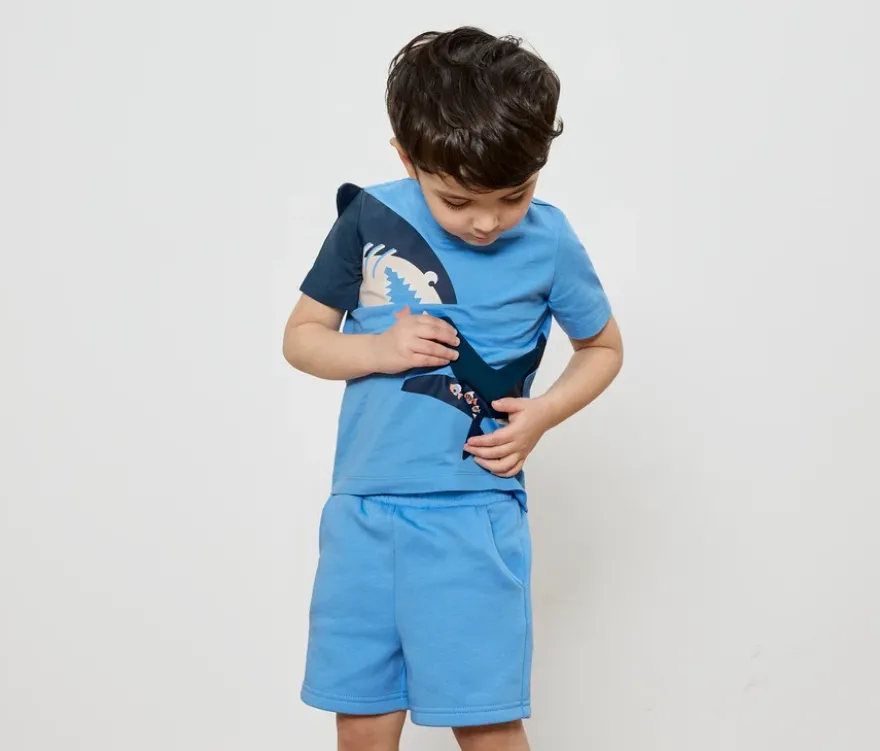 2 Kinder-T-Shirts mit Applikation