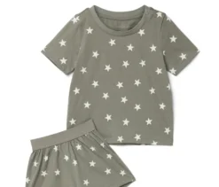 2 kurze Kinder-Pyjamas
