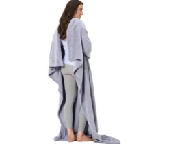 Kuscheldecke mit integrierten Ärmeln
