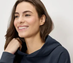 Langes Kapuzen-Sweatshirt