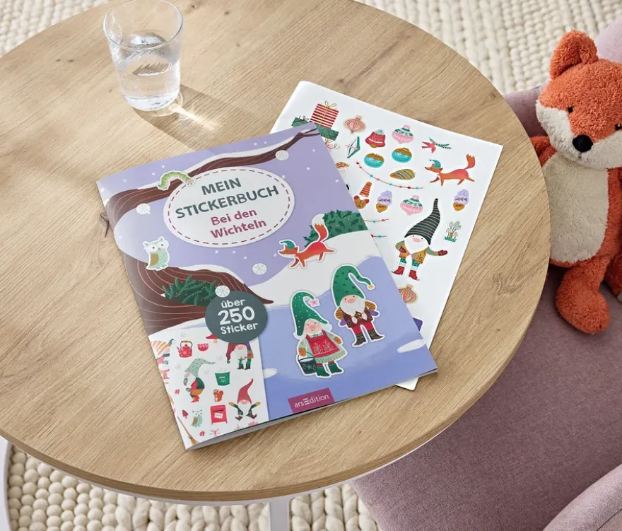Mein Stickerbuch – Bei den Wichteln