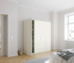 rauch Kleiderschrank »Purisma« mit Schubladen, 4-türig mit Schubladen und umfangreicher Innenausstattung
