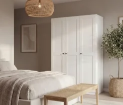 Rauch Kleiderschrank »Savona«, 3-türig, Classic-Ausstattung