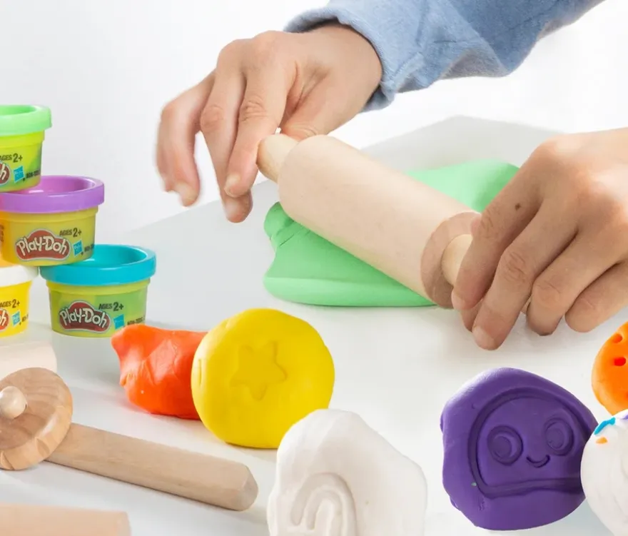 Roba x Play-Doh Basteltisch mit Hocker und Zubehör