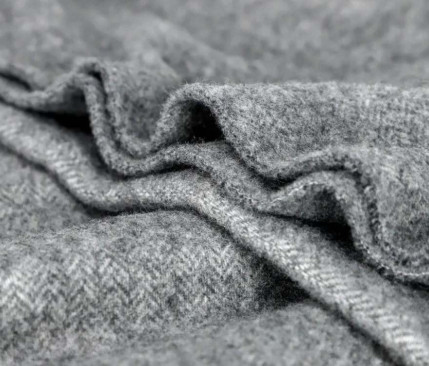 SCHÖNER WOHNEN-Kollektion Wohndecke »FACT«, hellgrau