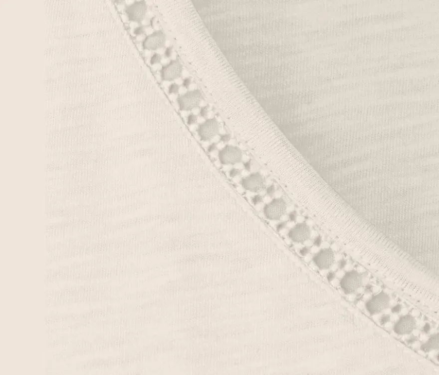 Shirt aus Modalmix, cremeweiß