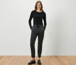 Shirt mit Wellenkante, schwarz