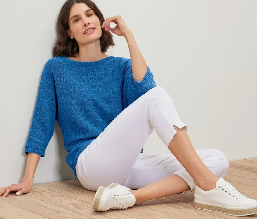 Sommerlicher Strickpullover aus Bändchengarn
