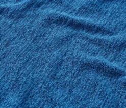 Sommerlicher Strickpullover aus Bändchengarn