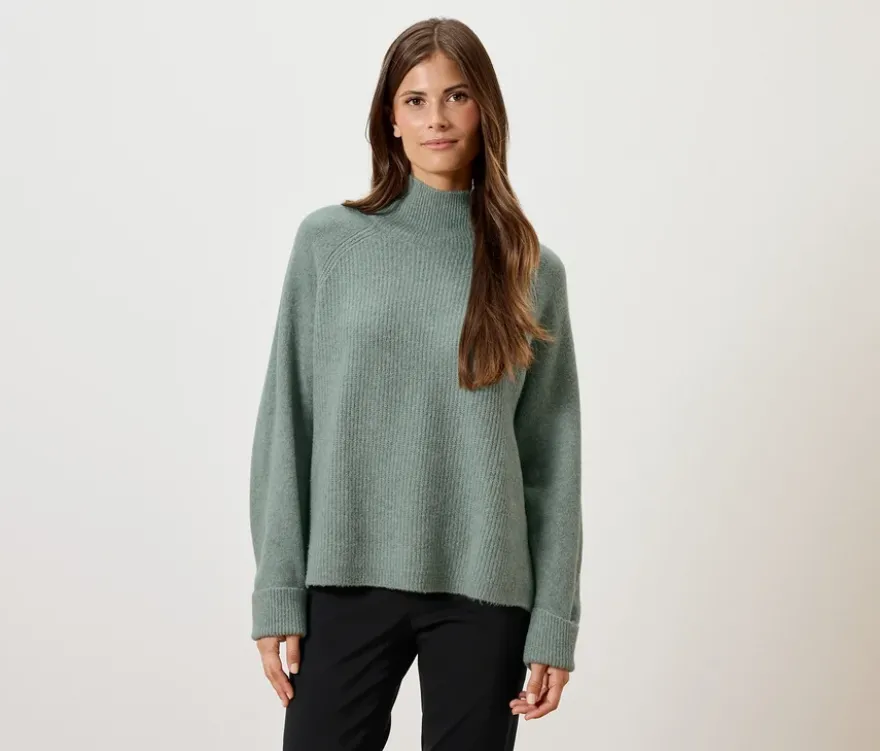 Soufflé-Yarn-Grobstrickpullover, salbei