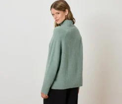 Soufflé-Yarn-Grobstrickpullover, salbei