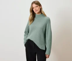 Soufflé-Yarn-Grobstrickpullover, salbei
