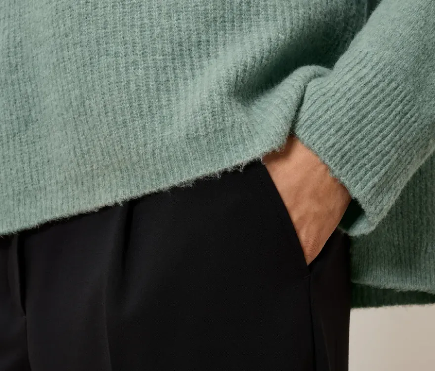 Soufflé-Yarn-Grobstrickpullover, salbei
