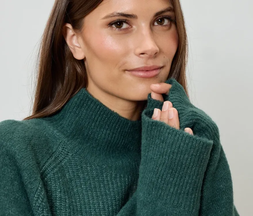 Soufflé-Yarn-Grobstrickpullover, petrol