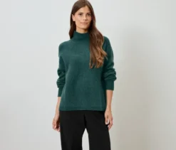 Soufflé-Yarn-Grobstrickpullover, petrol