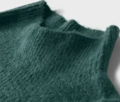 Soufflé-Yarn-Grobstrickpullover, petrol