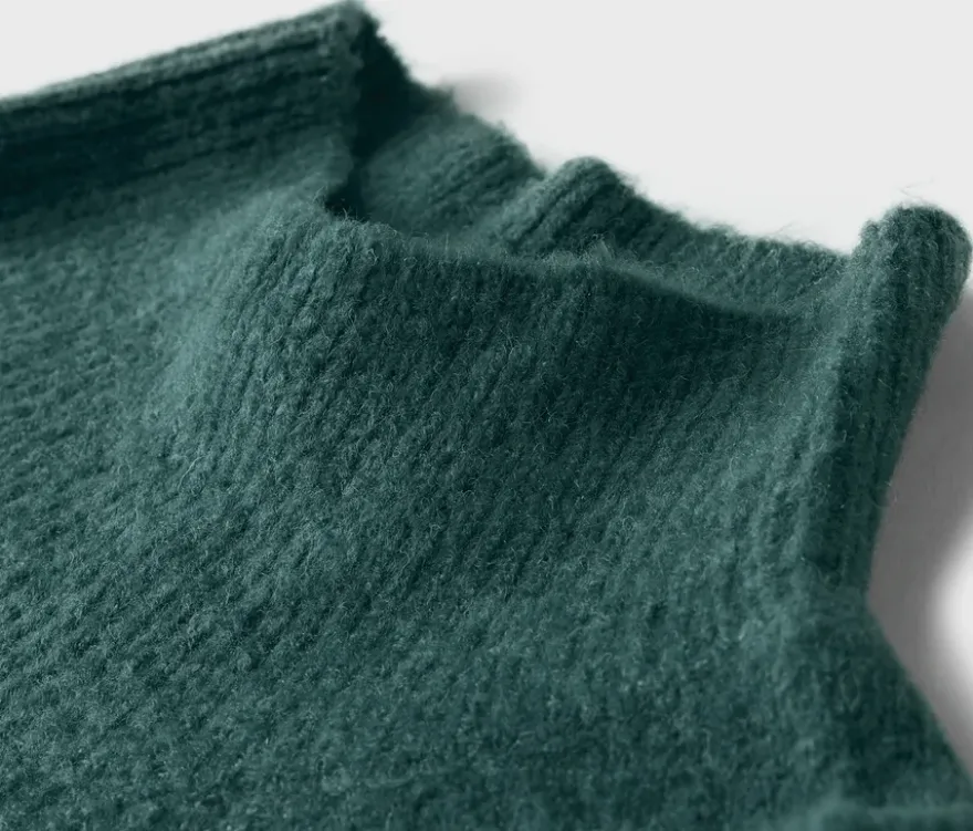 Soufflé-Yarn-Grobstrickpullover, petrol