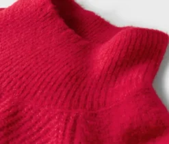 Soufflé-Yarn-Grobstrickpullover, rot