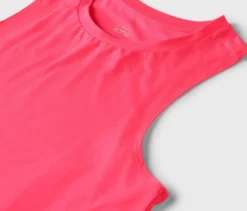 2 Sport-Tops, lila und pink